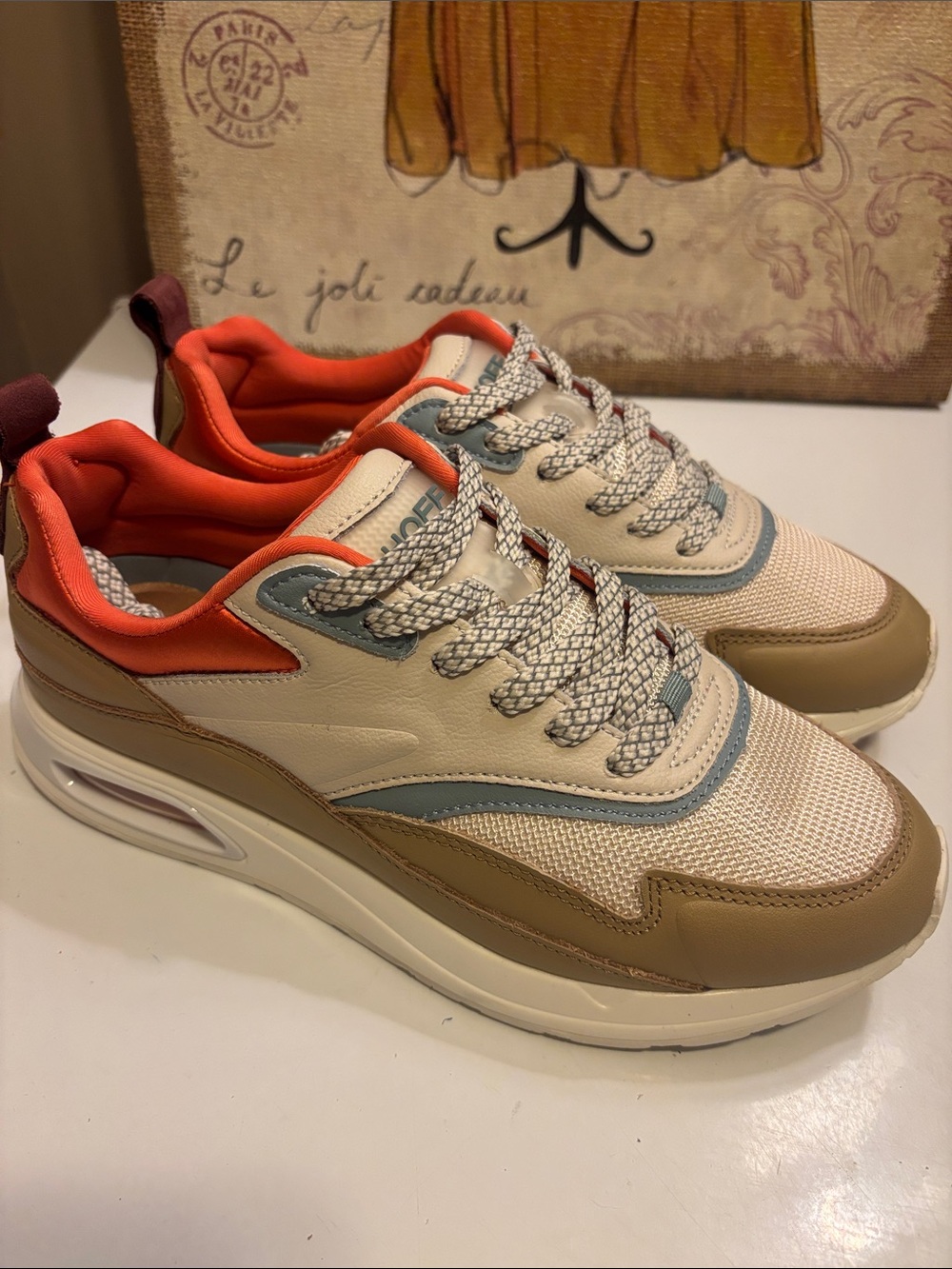 Women’s Hoff Skyline sneakers